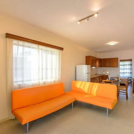 Apartament Moireas *