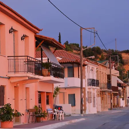 Moireas Akrogiali